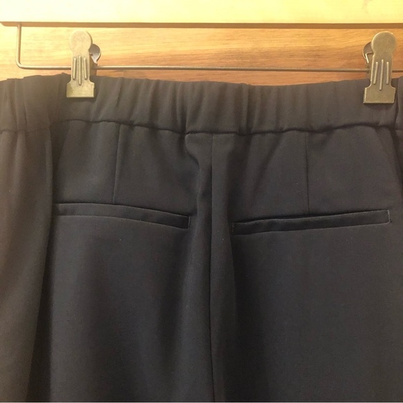 Chicos/ Woman’s cuffed cigarette pants/ silver stripe down side/ size 0-5R /US 6 - Picture 9 of 9